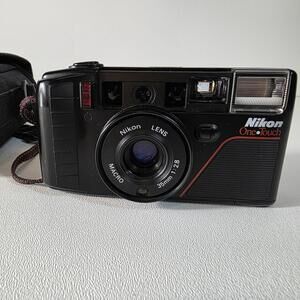 Nikon One Touch Point & Shoot 35 mm Film Camera 1:2.8 Flash W/Case Tested